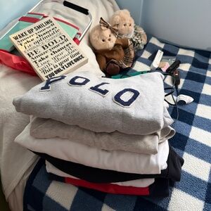 Hoodie Bundle – 6 Pieces 🖤